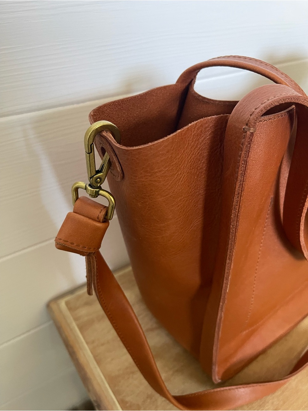 Madewell Leather Shoulder Bag in Cognac - Picture 2 of 5